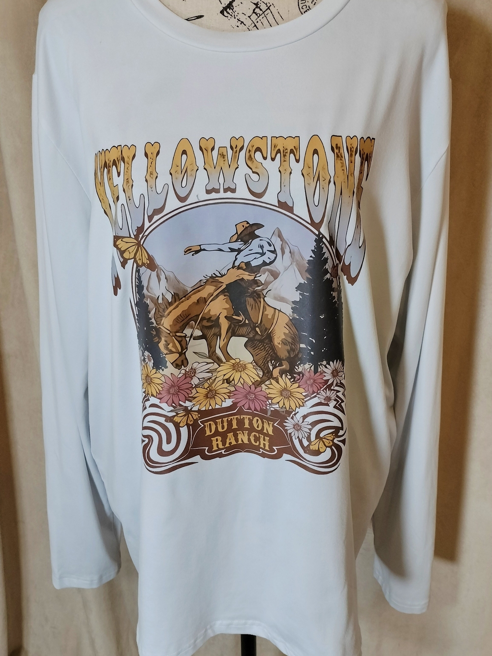 Women's Yellowstone Dutton Ranch Graphic Long Sleeve White Tee. Size XXL